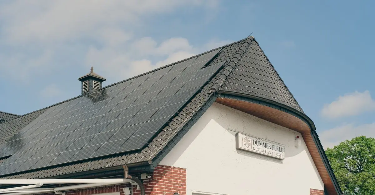 Comment Évaluer le Retour sur Investissement des Panneaux Solaires Économiques