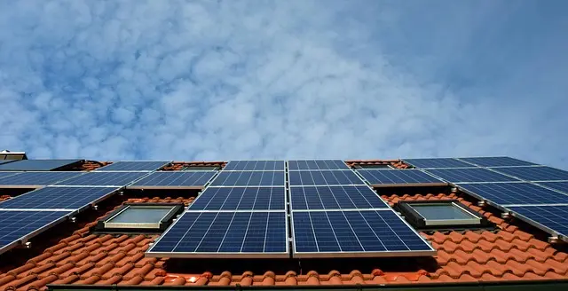 5 Stratégies pour Maximiser le Rendement de Vos Panneaux Solaires Économiques