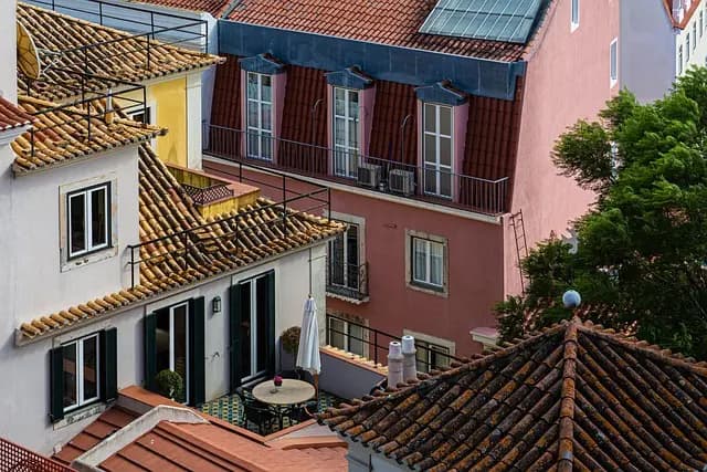 Panneaux Solaires Économiques : Avantages et Inconvénients à Connaître