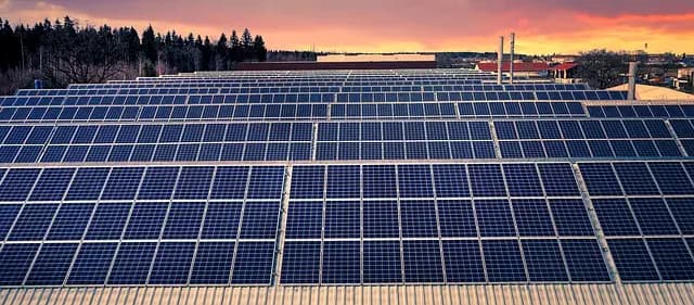 Panneaux Solaires Économiques : 5 Innovations à Suivre