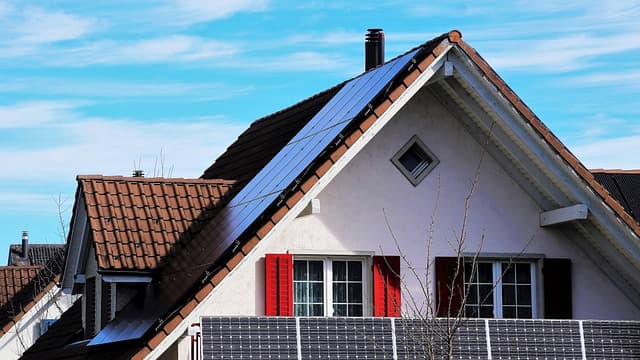 Comment Choisir des Panneaux Solaires Économiques de Qualité