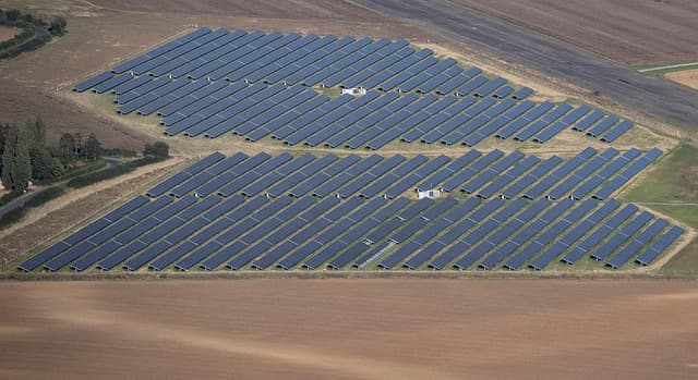 Guide Complet pour Choisir des Panneaux Solaires Économiques