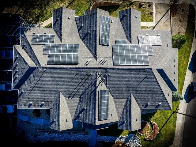 Les Meilleures Pratiques pour Maximiser l'Efficacité des Panneaux Solaires Économiques